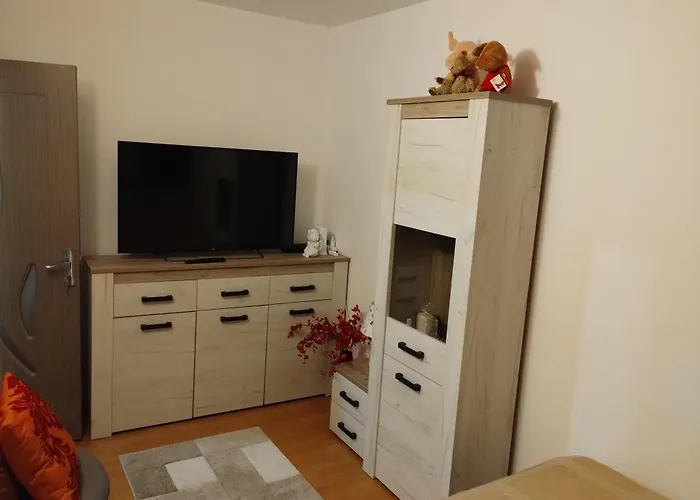 Cri\'A Apartament