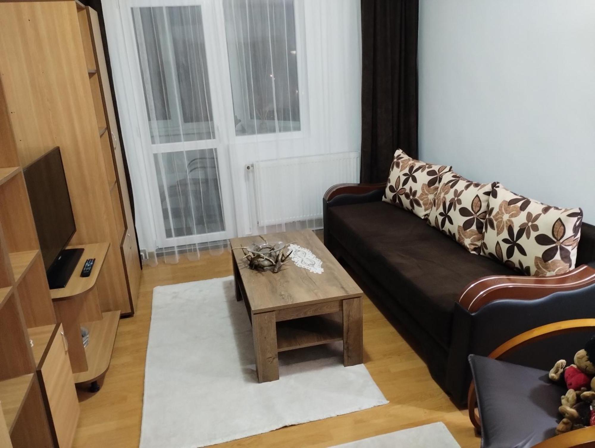 Cri'a Apartament